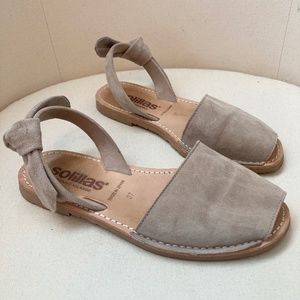 Solillas Light Grey/Taupe Bow Sandals